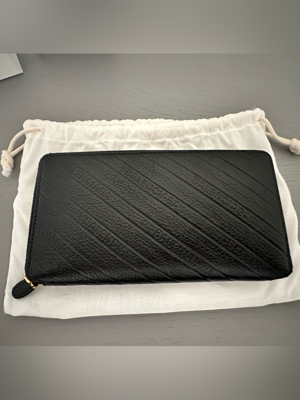 Balenciaga Black Leather Zip-Around Wallet – Excellent Condition